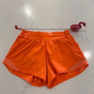 Lululemon Hotty Hot Low-Rise Lined Short 4" 6 Tall